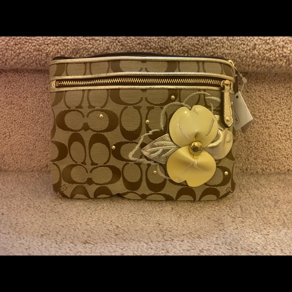 Coach mini bag and wristlet - Picture 2 of 13